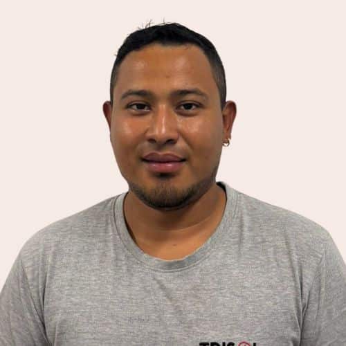 Oscar Moreno, chef monteur photovoltaïque chez Trisol Solutions Énergétiques | Notre équipe | Notre équipe